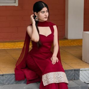 Call Girls In Mayur Vihar Phase 1 9711800081 Escort Service