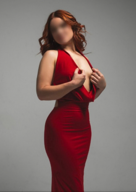  Olivia Hudson | Stunning Auburn Beauty 