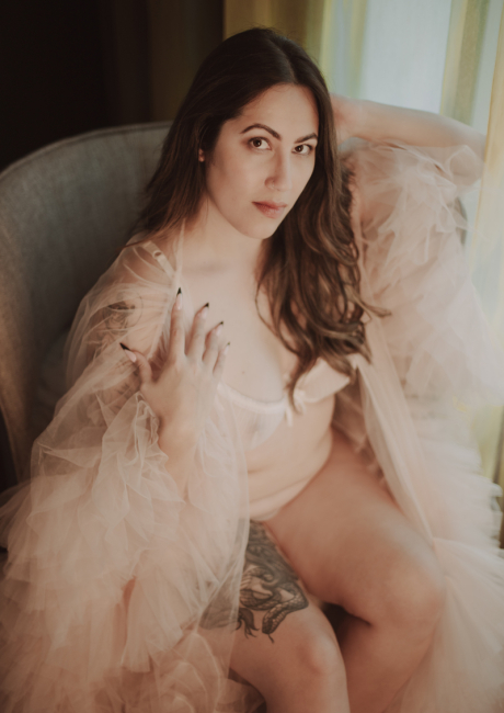 Frankie Sinclair | Sophisticated Singaporean Brunette | 0481 862 666