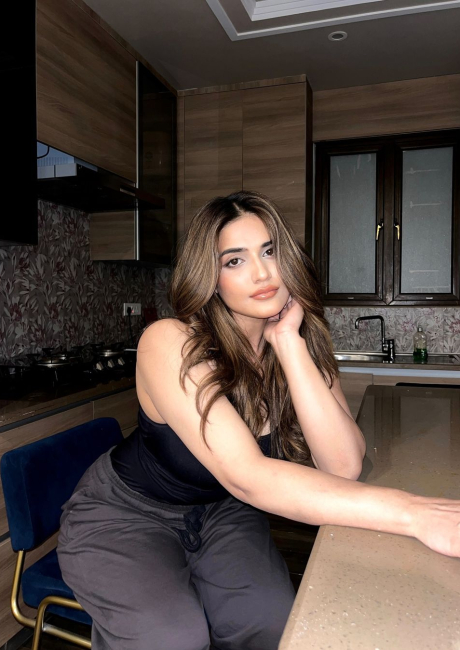 Call Girls In Delhi Paharganj 8447389422 Female Escort Services ✔️