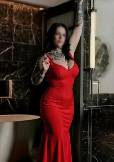 Beau Moore | Big Busty Goddess 