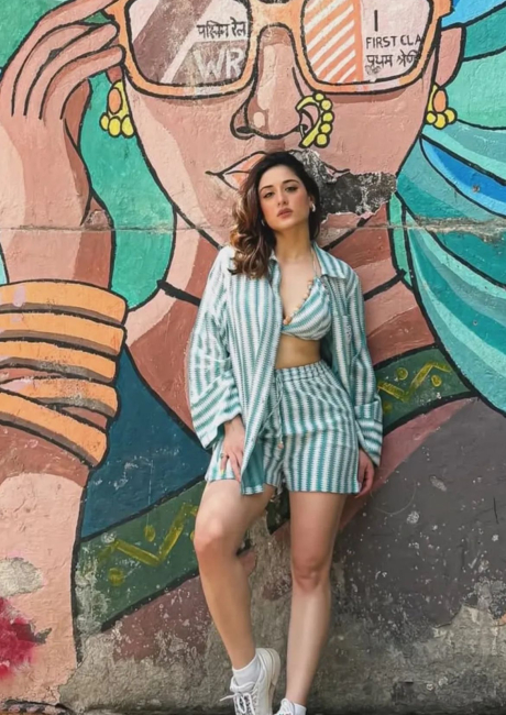 Call Girls In Siraspur 9711014705 Escort Service