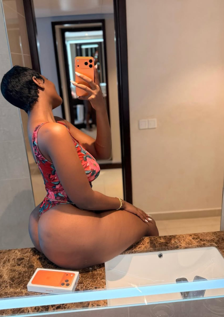 MISS NICOLE