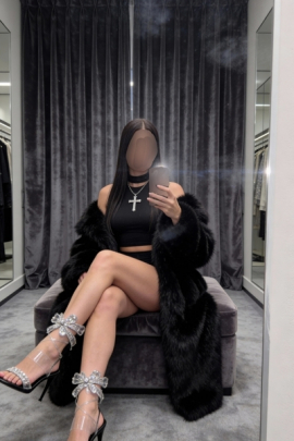 Teya Rae | Brunette Beauty 