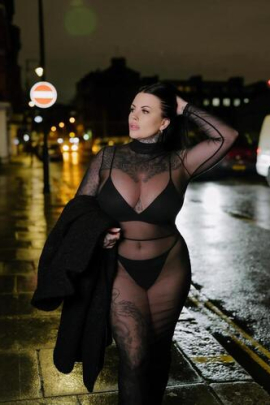 Beau Moore | Big Busty Goddess 